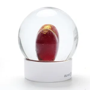 Customized Resin Made Kawaii Cute Loving Heart In the Snow Globe Crystal