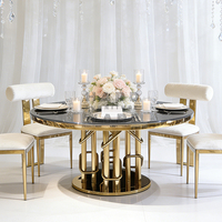 Table ronde de mariage de luxe moderne pour événements hôteliers, banquets, avec base en acier inoxydable doré et plateau en verre noir