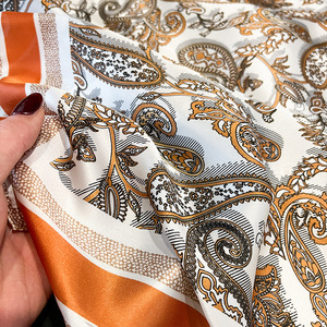 Écharpe en satin de soie à imprimé cachemire de luxe pour femme, foulard carré vintage 70x70cm, élégant pour le bureau, très vendu - Product Image 4