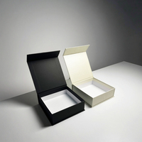 Scatola Regalo Magnetica di Lusso a Forma di Libro per Calze, in Cartone Rigido Pieghevole e Riciclabile, Personalizzabile