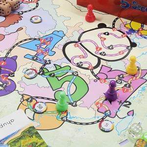 Jeu de société personnalisé Xinzhiguang pour 4 joueurs, plateau pliable, dés inclus, jeu de société multijoueur, jouet de divertissement pour les soirées - Product Image 1