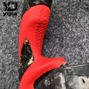 Volant de direction Corvette C8 en fibre de carbone à 3 branches, modification avec lame de style feuille d'or forgée, patch Devil's Horn OLIVER - Product Image 5