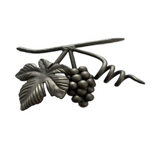 Postes de Cerca de Hierro Fundido con Recubrimiento en Polvo, Motivos de Vid y Uva, Racimos con Textura Realista, para Portones de Propiedades, Bodegas y Cercas de Estilo Histórico - Product Image 2