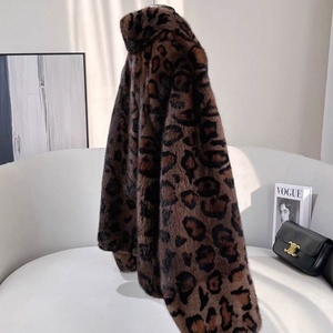 <span class=keywords><strong>Abrigo</strong></span> <span class=keywords><strong>de</strong></span> <span class=keywords><strong>Piel</strong></span> Sintética <span class=keywords><strong>para</strong></span> Mujer, Nuevo Modelo 2026, Estampado <span class=keywords><strong>de</strong></span> Leopardo, Corto, <span class=keywords><strong>Cuello</strong></span> Alto, Estilo Visón, <span class=keywords><strong>para</strong></span> Invierno - Product Image 3