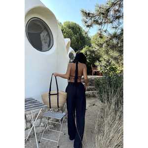 Costume de bureau décontracté pour femme, noir, Lorenza, avec décoration plissée et boutons - Product Image 1