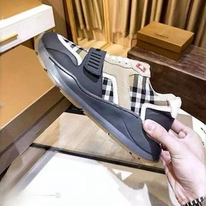 Customized brand design luxurious sports shoes, fashionable walking style thick-soled casual shoes, for both men and women. - Product Image 2