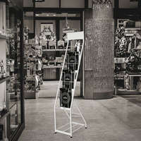 Présentoir extérieur Magazines Catalogues Supports à journaux sur pied Lobby de l'hôtel Fil métallique Magasin de sol Vente au détail Utilisation bureautique