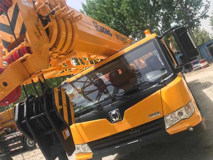 China Used Hydraulic Lifting Truck 25tons Lifting Truck Mobile Lifting Car