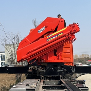 Gru su Camion da 25 Tonnellate di Alta Qualità a Prezzo di Fabbrica con Controllo Remoto Radio e Stabilizzatori Idraulici, Macchina Gru da <span class=keywords><strong>30</strong></span> Tonnellate - Product Image 1