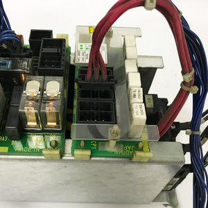 แผงควบคุมไฟฟ้า FANUC รุ่น A05B-2527-C401 A20B-1008-0740 - Product Image 4