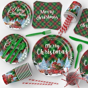 Lot de vaisselle de Noël en <span class=keywords><strong>papier</strong></span> à motif écossais Buffalo : assiettes, gobelets et <span class=keywords><strong>serviettes</strong></span> pour les fêtes de fin d'année - Product Image 4