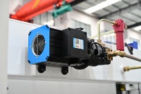 Presse plieuse CNC synchronisée entièrement automatique ultra-robuste 500T LIANGJI LPB-500T/4000 Servo électro-hydraulique pour aluminium