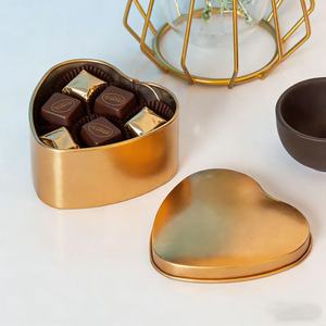 Boîte en métal en forme de cœur avec logo personnalisé pour emballages de chocolat et de gâteaux, boîte cadeau en métal - Product Image 2