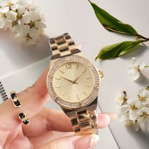 Reloj de Cuarzo de Lujo para Hombre, Caja de Aleación, Correa de Silicona, Esfera de 40 mm, Diseño de Dibujos Animados, Cristal para Negocios - Product Image 2