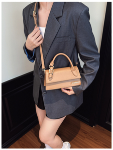 Nuova Borsa a Tracolla per Donne con Design Unico, Fibbia Quadrata, Stile Versatile e Trendy. Borsa <span class=keywords><strong>Chic</strong></span> di Alta Gamma Ispirata allo Stile Francese - Product Image 1