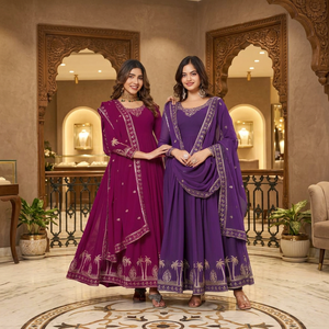 ชุดเดรส Anarkali ผ้าจอร์เจตต์ปักลายเลื่อมสำหรับผู้หญิง พร้อมกางเกงและผ้าคลุมไหล่ - Product Image 1