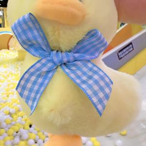 Juguete de Peluche de Patito Amarillo Pequeño y Lindo al por Mayor, Cómodo Juguete de Patito con Corbata Cruzada para Niños, Suministro del Fabricante - Product Image 4