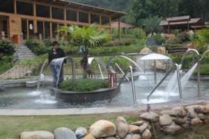 Tobogán de <span class=keywords><strong>Piscina</strong></span> Portátil de Acero Inoxidable 304 de Tamaño Variable, Cortina de Agua en <span class=keywords><strong>Cascada</strong></span> para Decoración de Jardín, Venta Caliente de Fábrica - Product Image 5