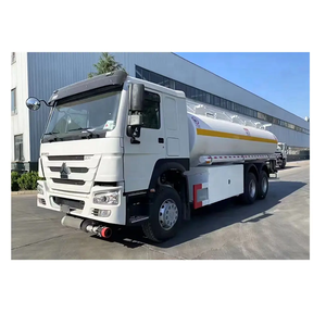 Camion arroseur d'une capacité de 10 mètres cubes, camion arroseur municipal vert et moteur durable, China National Heavy - Product Image 4