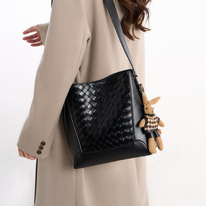 Bolsos de Hombro Tejidos de Piel Sintética Estilo 2026, Bolsos de Gran Capacidad, Bolsos Cruzados Tipo Cubo para Mujer - Product Image 6