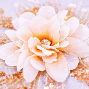 Tessuto di pizzo colorato 3D con perline e paillettes ricamate 3D con fiori per abito da sera - Product Image 2