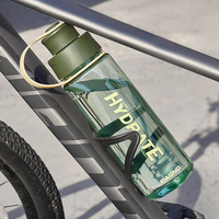 Bouteille d'eau en plastique écologique de 1L grande capacité de qualité alimentaire pour la vente en gros, idéale pour la consommation directe en camping, voyage et sports de plein air personnalisés