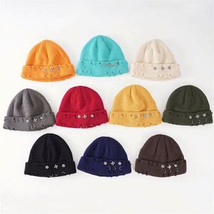 Gorra de punto acrílico unisex estilo hip hop, holgada y desgastada, transpirable y cómoda, para playa, con diseño de pines, ideal para venta al por mayor. - Product Image 1