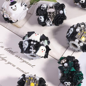 Nouveauté 2025 : Perles fantaisie Halloween en résine (fantôme, croix, crâne, fleur, perle) pour la création de bijoux et stylos DIY - Product Image 1