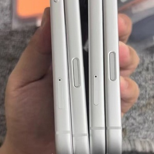 IP 17 Pro Versione USA 100% Originale con eSIM, Spedizione con Scatola Colorata e Set di Accessori, Consegna Rapida di Prodotti Disponibili - Product Image 5