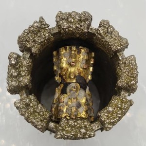 Broca de Diamante de 75 mm con Acabado Dorado para Perforación de Pozos - Product Image 1