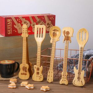 ชุดเครื่องครัวไม้ไผ่รูปกีตาร์ 5 ชิ้น, ช้อนไม้ 3 ชิ้น ตะหลิว 1 ชิ้น ที่คีบ 1 ชิ้น, อุปกรณ์ครัวและของตกแต่งธีมดนตรีแสนสนุก - Product Image 3