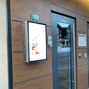 Pantalla de señalización digital Lcd montada <span class=keywords><strong>en</strong></span> la pared para exteriores de 21-65 pulgadas resistente a la intemperie IP56 3500NITs Monitor de publicidad Lcd de alto brillo - Product Image 2