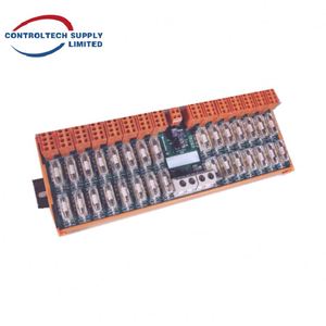 Module d'interface de communication d'automatisation en aluminium ICS Triplex T8293 fiable avec deux ports Ethernet et quatre ports série - Product Image 3