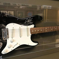 Benutzer definierte Größe Plexiglas Gitarre Aufbewahrung koffer Box mit Schloss Wand montage Klar Acryl Vitrine Acryl Gitarren koffer
