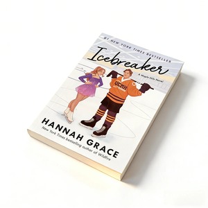 Icebreaker de Hannah Grace. Roman sportif romantique intemporel et bien-aimé, le premier tome de la célèbre série Maple Hills. - Product Image 6