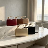 Pochette de soirée de luxe en PU avec poignée dorée en forme de rose pour femme, sac à main pour mariage, sac à bandoulière à chaîne
