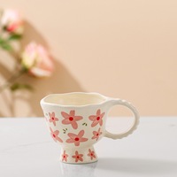Mug en céramique à motif floral frais, tasse à café esthétique pour femmes, tasse à eau pour le petit-déjeuner et joli cadeau souvenir