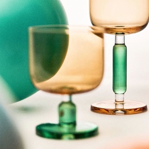 Verre à vin rouge ou à eau en cristal sans plomb fait main de 300 ml, de haute qualité, unique et magnifique, avec pied, coloré en jaune, bleu, vert - Product Image 4