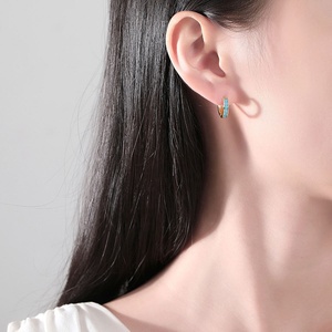 Pendientes de Aro de Aleación de Cobre Chapados en Oro con Circonita Geométrica de Estilo Francés Cristiano, Azules y Modernos para Mujer - Product Image 3