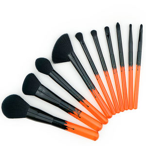 Ensembles de pinceaux de <span class=keywords><strong>maquillage</strong></span> <span class=keywords><strong>pour</strong></span> femmes de luxe personnalisé <span class=keywords><strong>pour</strong></span> <span class=keywords><strong>Halloween</strong></span> 10 pinceaux cosmétiques jaunes vitreux de haute qualité <span class=keywords><strong>pour</strong></span> correcteur <span class=keywords><strong>pour</strong></span> le <span class=keywords><strong>maquillage</strong></span> - Product Image 4