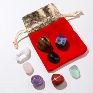 Una borsa 7 Chakra cristallo naturale pietra grezza rilassante set guarigione pietra di cristallo set meditazione heading heading stones può OEM
