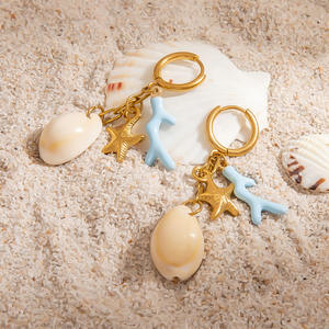 Pendientes Colgantes de Concha Marina, Coral y Estrella de Mar, Chapados en Oro de 18k, Acero Inoxidable, Joyería de Moda con Temática Oceánica - Product Image 1