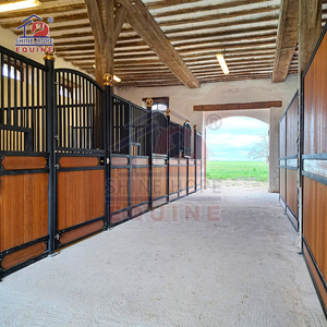 Yerel Lüks Arap Atı Ekipmanları Prefabrik Metal At Barınağı Bölmesi At Ahırları - Product Image 2
