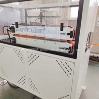 Ligne de production de gaines électriques en PE orange, machine de fabrication de tuyaux en plastique