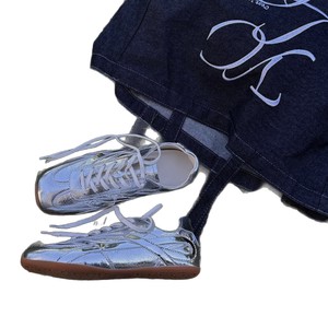 Chaussures de sport allemandes à bout fermé pour femmes, style décontracté d'été, plates, polyvalentes, à bride, légères, type ballerines - Product Image 1