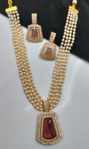 Conjunto de Collar de Novia de Perlas y Kundan Chapado en Oro de Primera Calidad con Colgante de Piedra y Pendientes a Juego, Joyería Étnica - Product Image 4