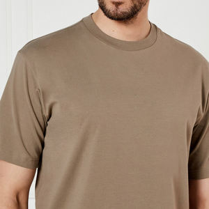 T-shirt pour homme en tissu tricoté, exporté, 180 g/m², haute qualité, 100 % coton/polyester, col rond, design uni personnalisé, séchage rapide - Product Image 2