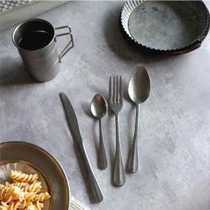 Rétro faire vieux 304 <span class=keywords><strong>couverts</strong></span> de cuisine en acier inoxydable ensemble de <span class=keywords><strong>couverts</strong></span> couteau à Steak fourchette cuillère ensemble fourchette à Dessert Vintage Restaurant <span class=keywords><strong>couverts</strong></span> - Product Image 3