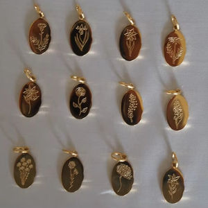 Collar de Acero Inoxidable con Baño de Oro de 18K con Flor de <span class=keywords><strong>Nacimiento</strong></span>, Colgante de Flor de <span class=keywords><strong>Nacimiento</strong></span>, Regalo para Ella - Product Image 4