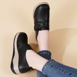 รองเท้าส้นตึกหนาสำหรับผู้หญิง หนังแท้ สไตล์เกาหลี ลำลอง ใส่สบาย แบบสวม รองเท้าคุณแม่ - Product Image 3